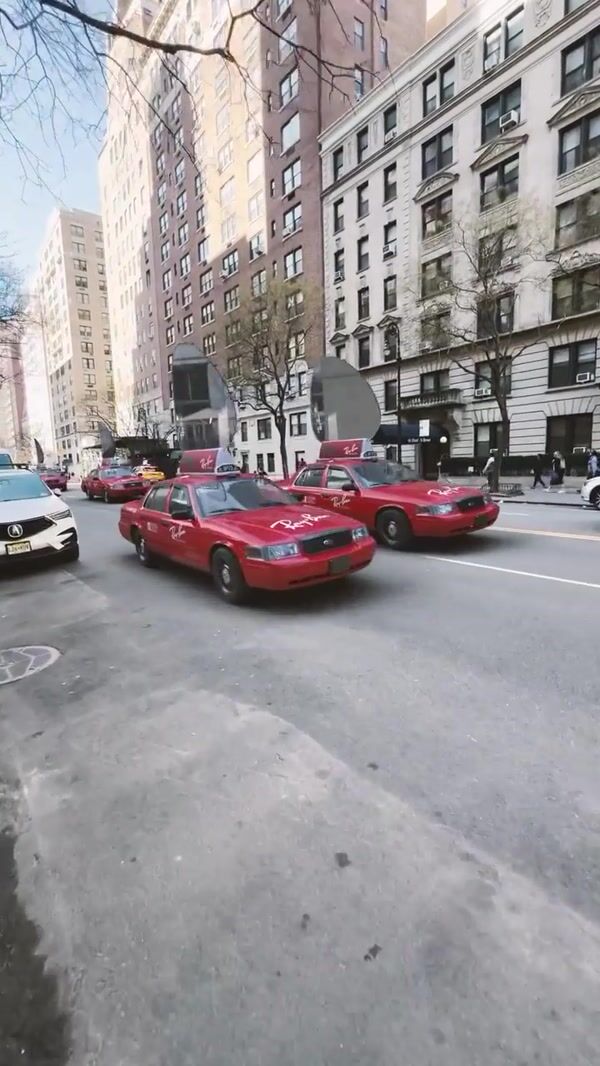 Ray-Ban Big Lens on Taxi Car Top