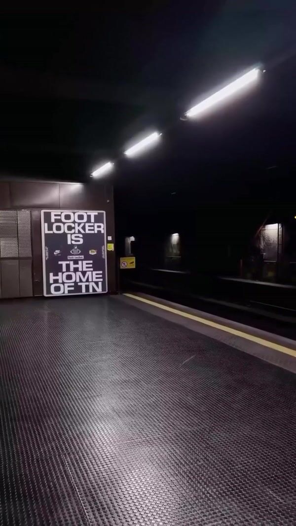 Foot Locker Shoes Subway Train Wagons