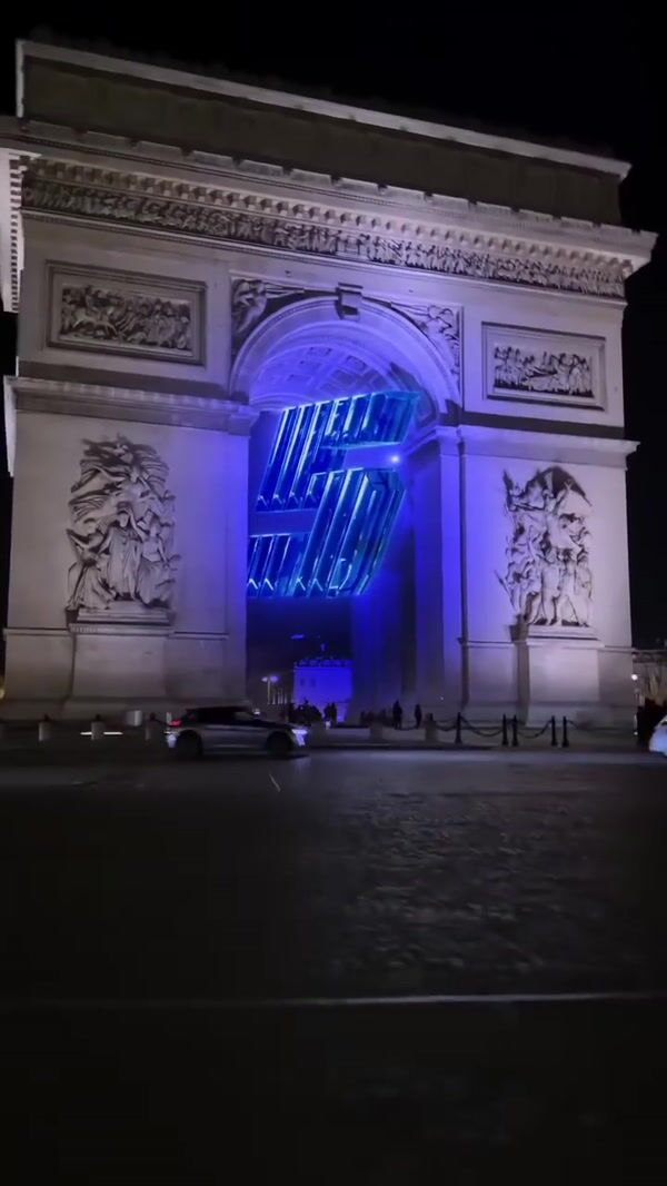 Renault Giant Glowing Number 5 at Arc de Triomphe