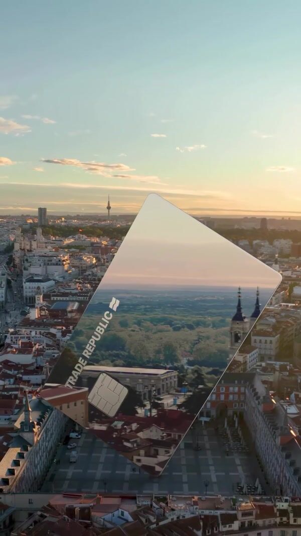Trade Republic Giant Card Reflects Toledo Cathedral