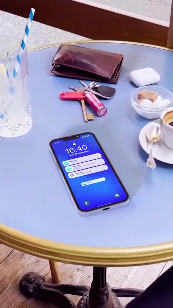 Hello bank! Notifications Emerges from Smartphone