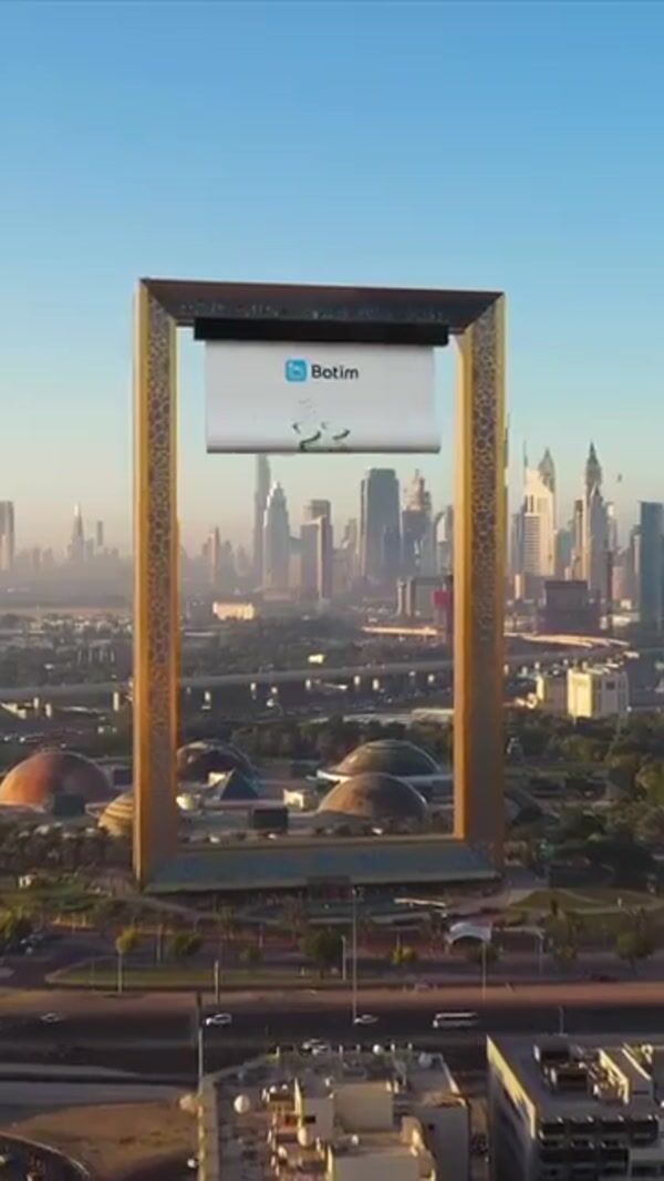 Botim Giant Banner Unfolds on Dubai Frame