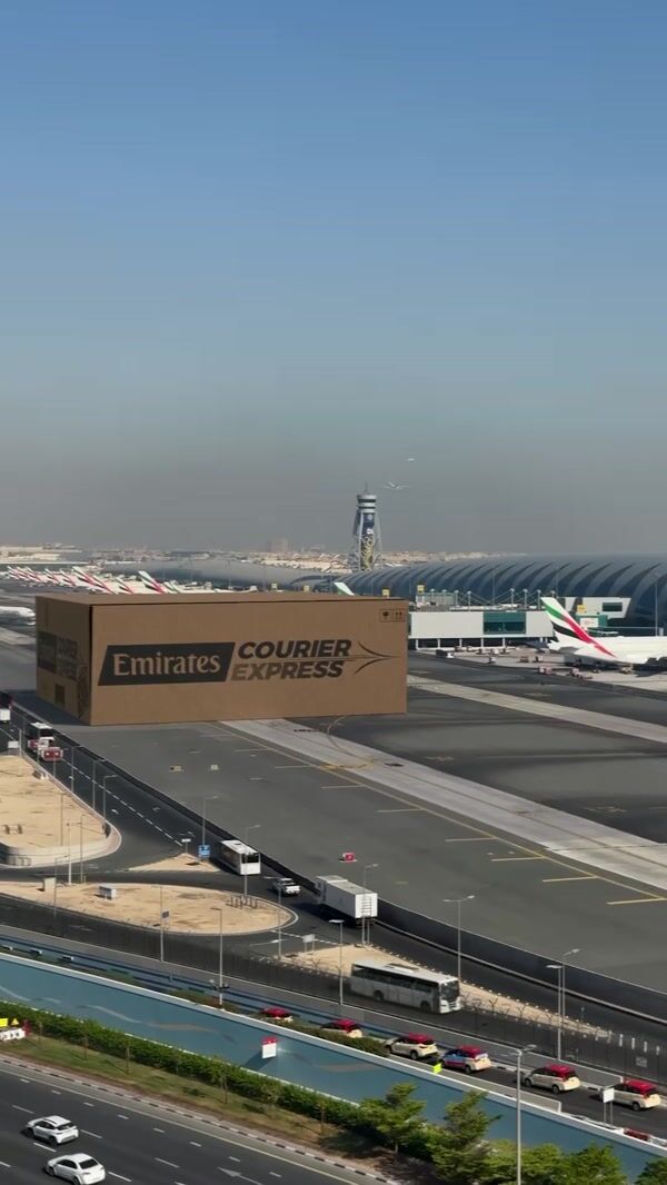 Emirates Airplane Comes Out of Courier Box