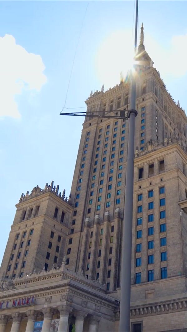 Motorola Giant Phones Revealed in Building Facade