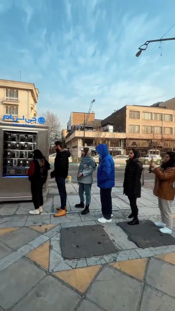 GSM Smartphone Vending Machine