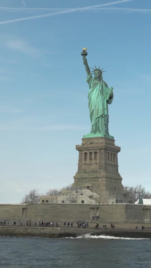 WhatsApp Pixelated Statue of Liberty on Screen