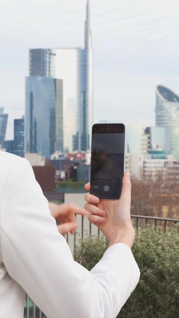 OPPO Glowing Butterfly Emerges from Smartphone