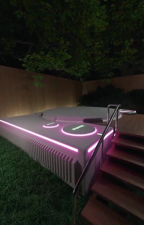 PlayStation PS1 Jacuzzi in the Garden