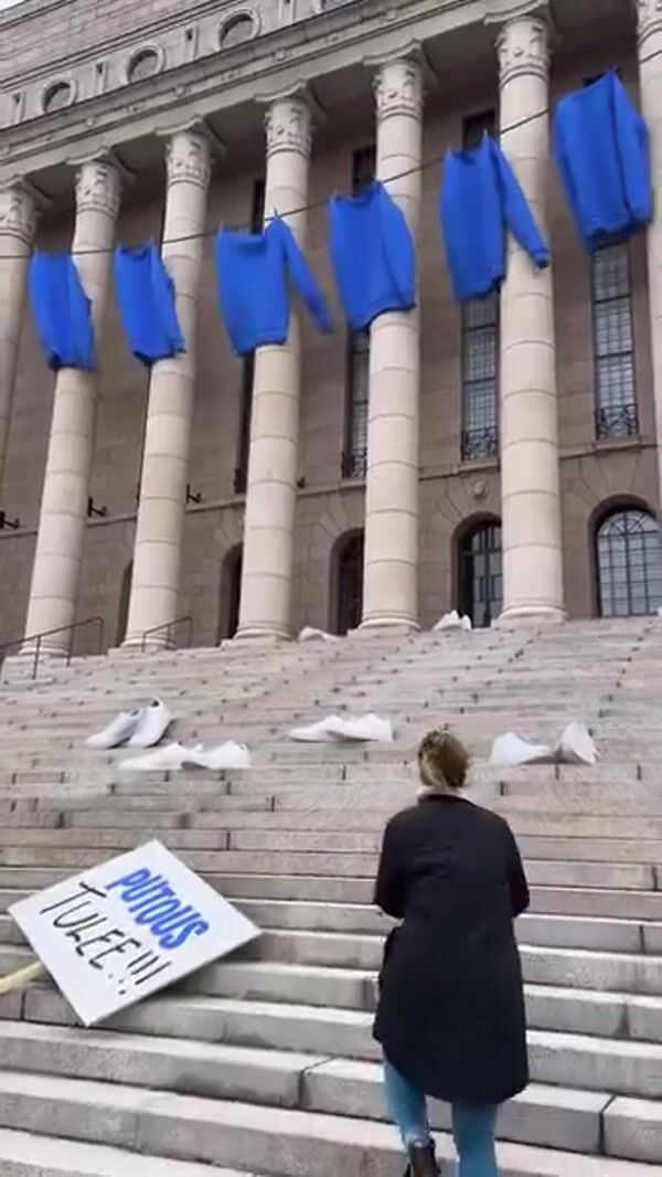 MTV Giant Blue Sweatshirts At Helsinki Parliament Building