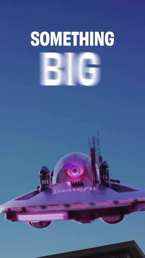 Benefit Cosmetics UFO Hovering Revealing Product