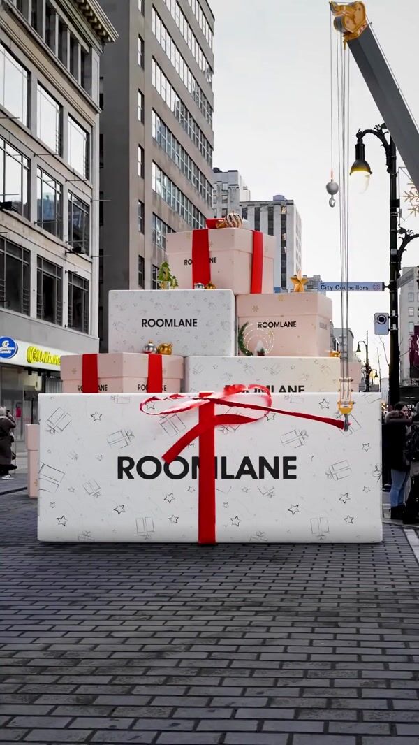 Roomlane Crane Truck Unwrapps Gift Box