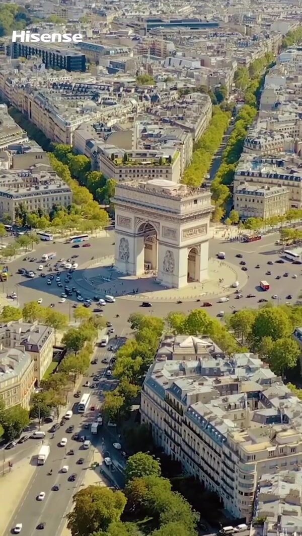 Hisense Arc de Triomphe Transforms to a Fridge