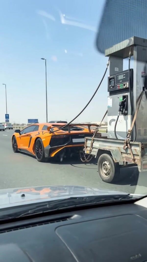 Automax Lamborghini Pulls Fuel Dispenser