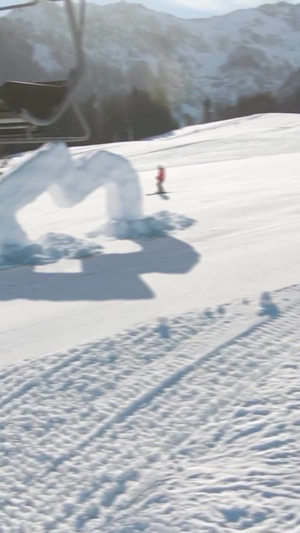Muchobambū Ice Logo Installation in Baqueira Beret
