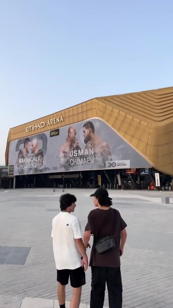 Abu Dhabi Showdown Week Giant UFC Belt