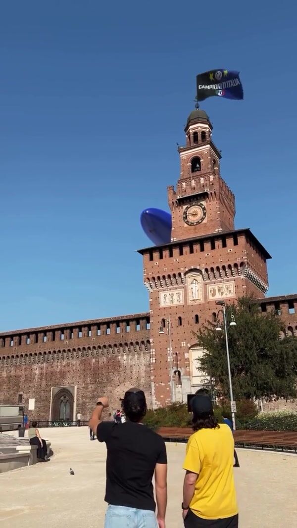 Inter Airship Delivers Two Golden Stars to Milan
