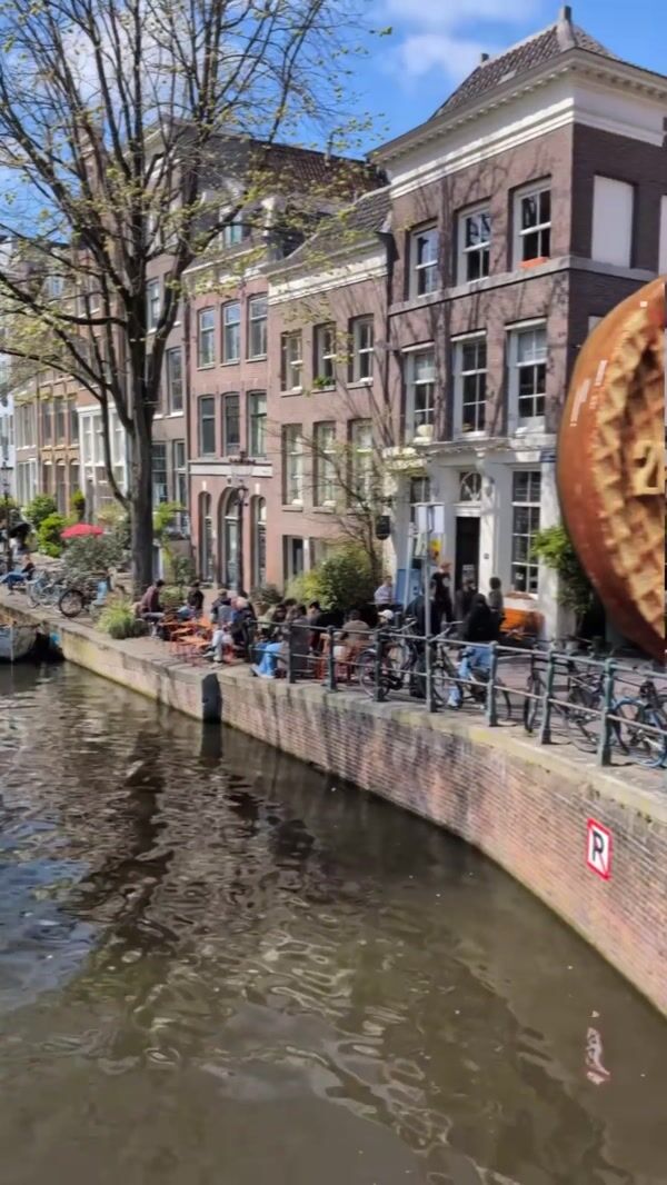 Gymshark Giant Gold Weight Plate in Amsterdam