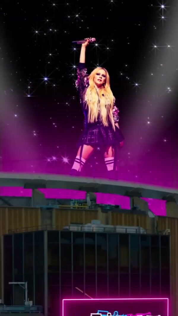 Madison Square Garden Giant Avril Lavigne Display