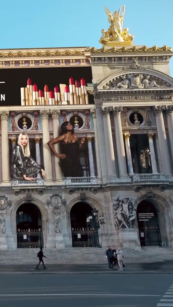 L'Oréal Moving Billboard Models in Paris