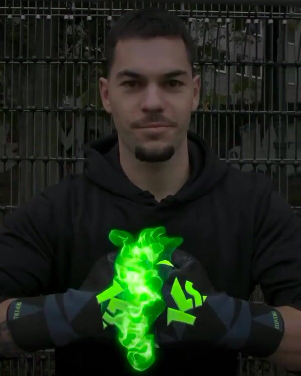 KEEPERsport Soccer Player Green Flaming Hands