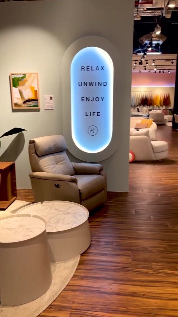 HomesToLife Sofa Moves on Wheels