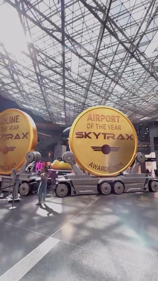 Skytrax Medals Arrival at Qatar Airport