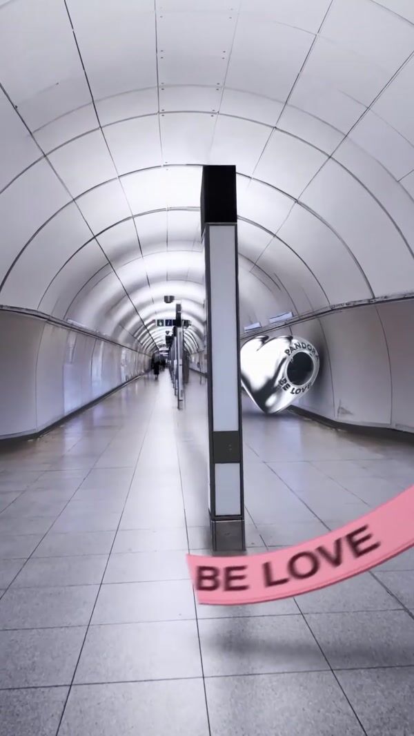 Pandora Jewelries Around London Spots