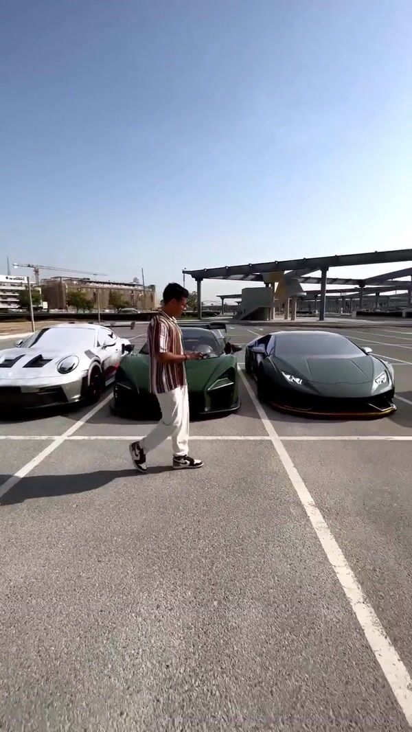 Lenovo Parking Lot Car Flip