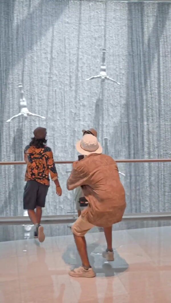 Amaya Statues Dropping From Indoor Waterfall