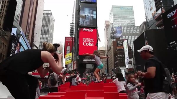 Coca-Cola Message Waves From Corner to Corner
