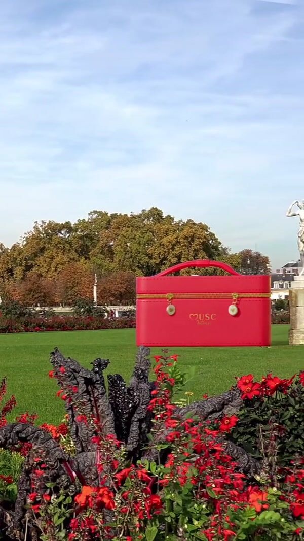 Musc Intime Beauty Box Opens in Garden