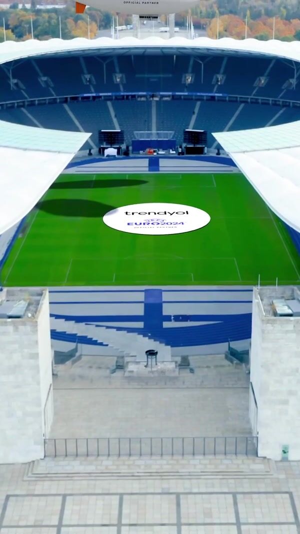 Trendyol Football Trophy Descends at Stadium