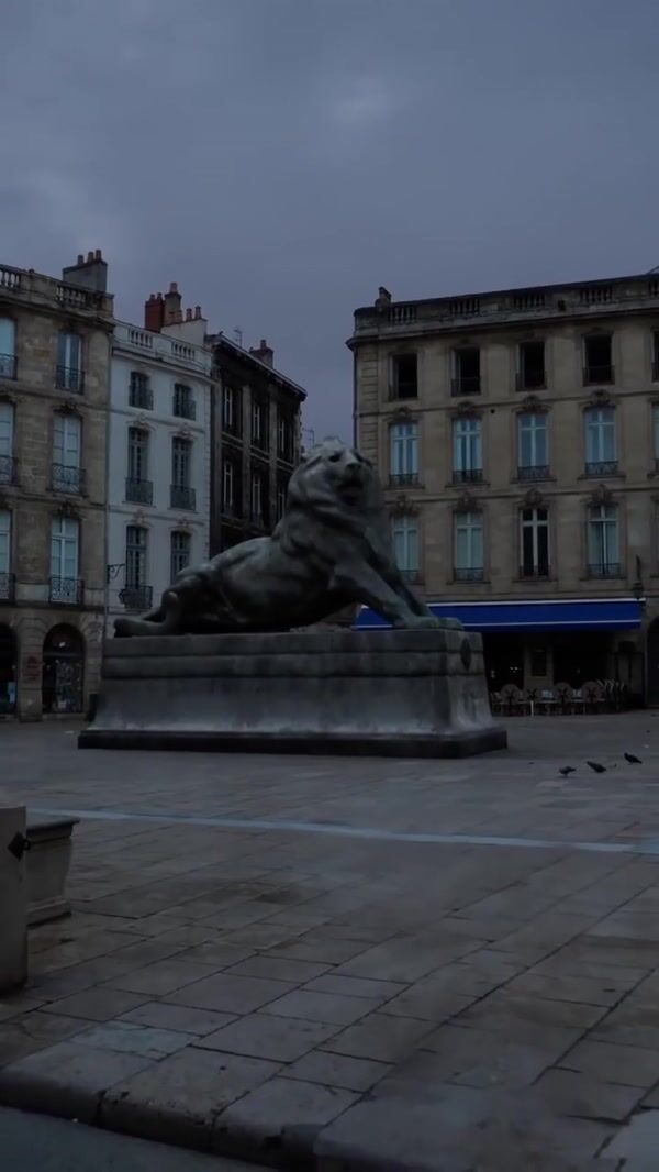 Peugeot Legendary Lion Appears in Paris Streets