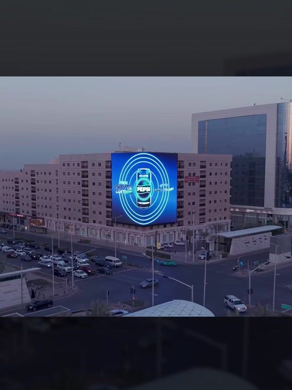 Pepsi Night Edition Splashes on Screen