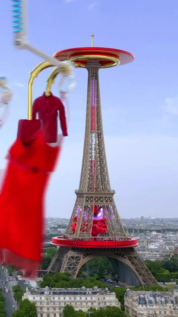 Zara Eiffel Tower Floating Heart Balloons