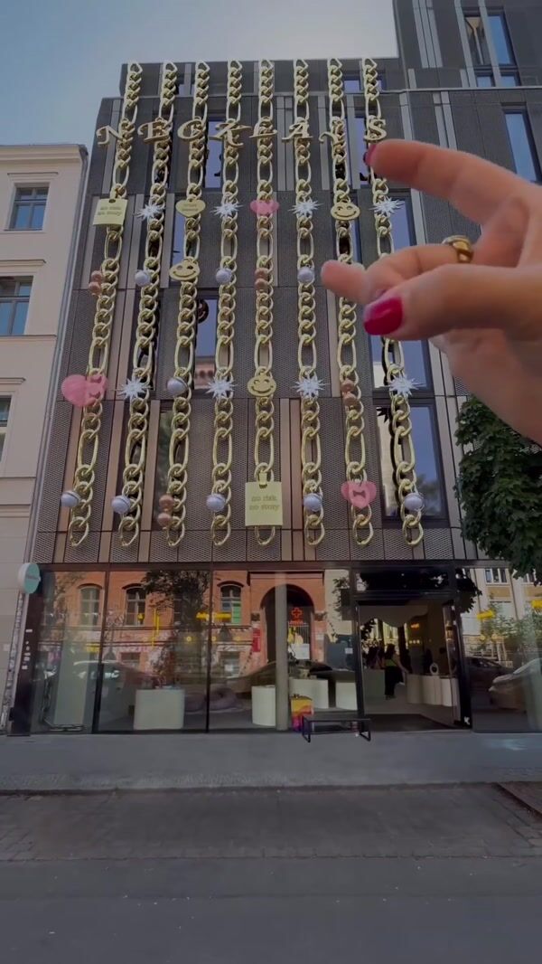 Necklays Giant Gold Chains Display on Facade