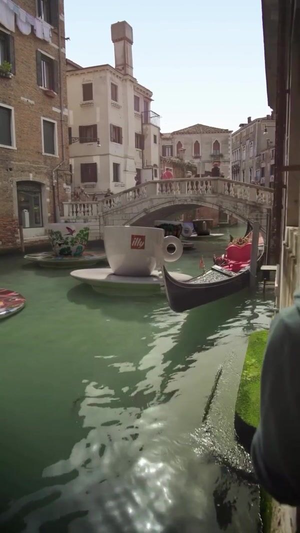 Illy Floating Cups and Saucers in Venice