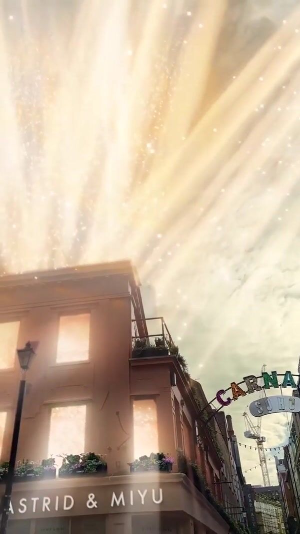 Astrid & Miyu Light Beams Shining From Store