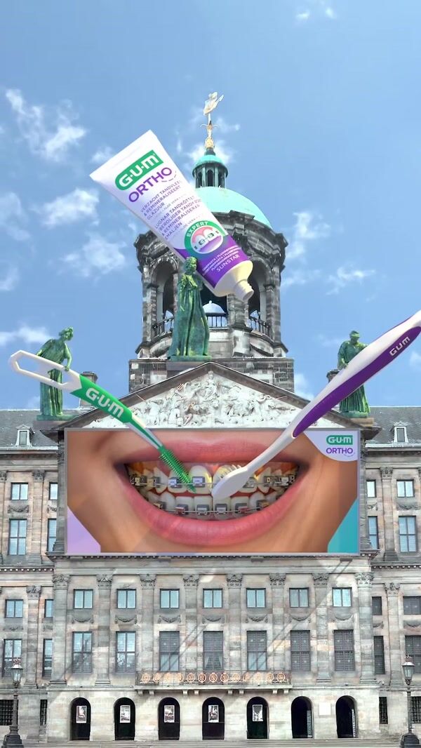 Gum Oral Cleaning on Billboard