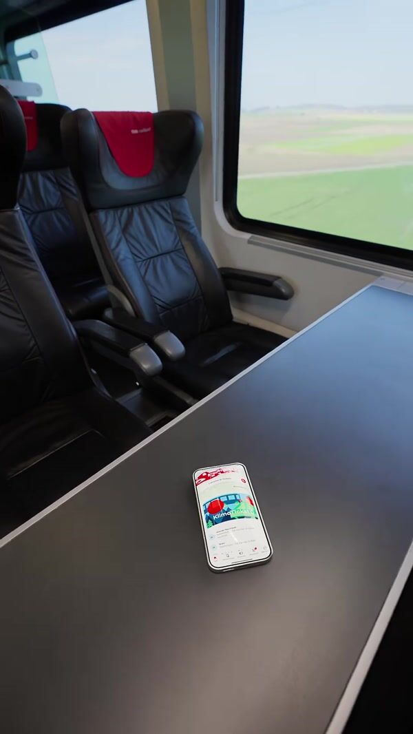 ÖBB Red Coins Burst Out of Smartphone