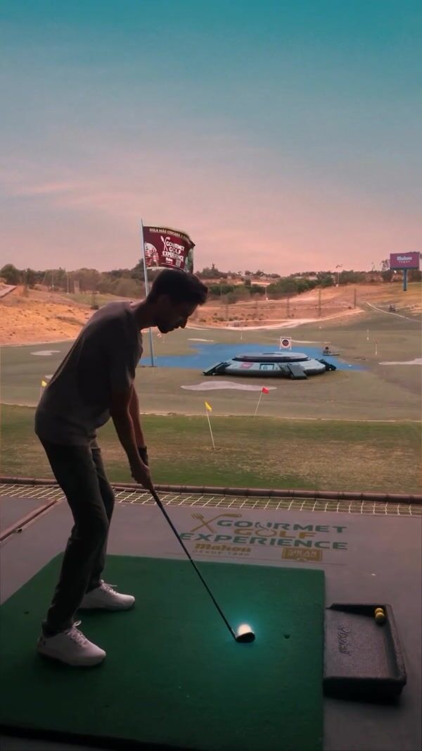 Gourmet Golf Experience Giant Beer in Golf Course