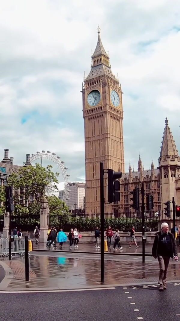 Kay Beauty Big Ben Releases Shopping Bags