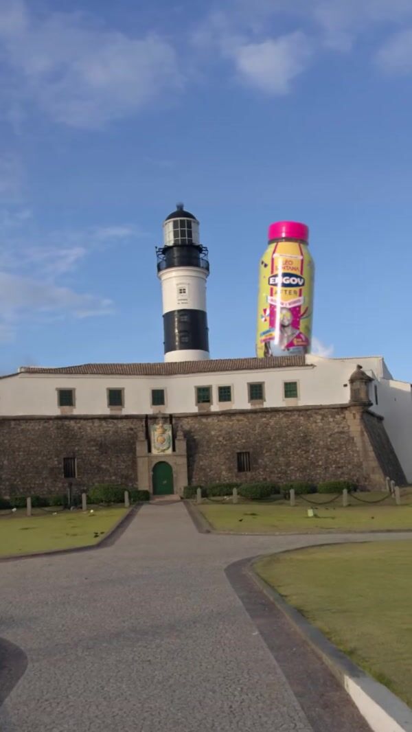 Engov Bottle Tumbles Spilling Glitters
