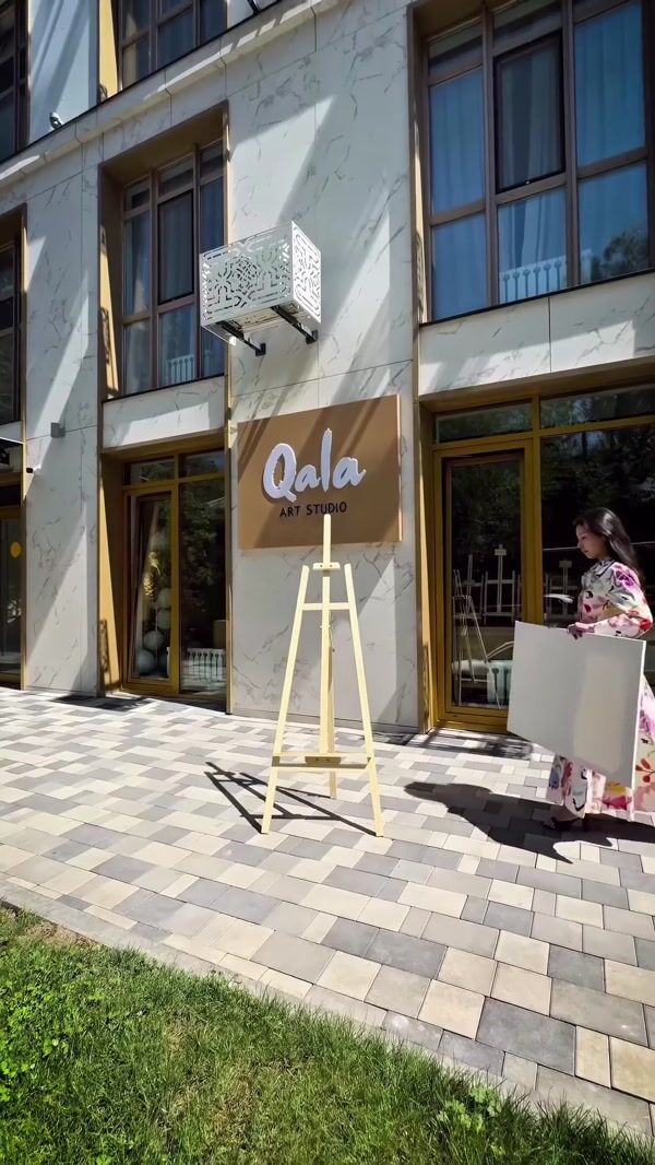 Qala Art Studio Goldfish Emerge from Canvas