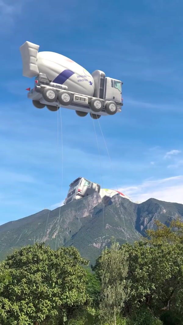 Cemex México Floating Cement Truck Inflatables
