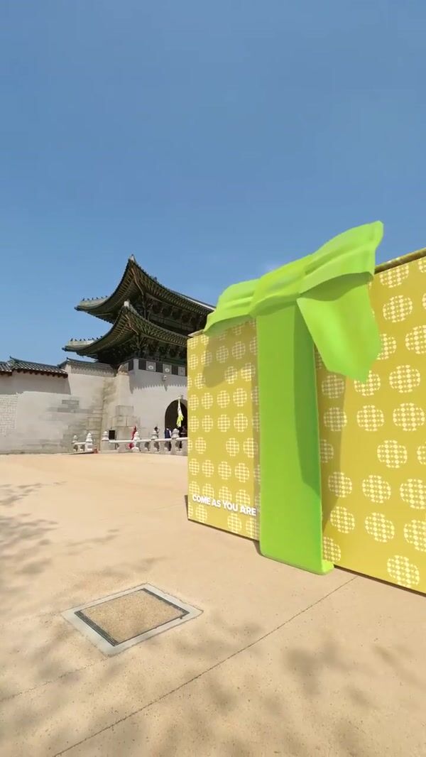 Crocs Gift Box Unfolds at Plaza in Korea