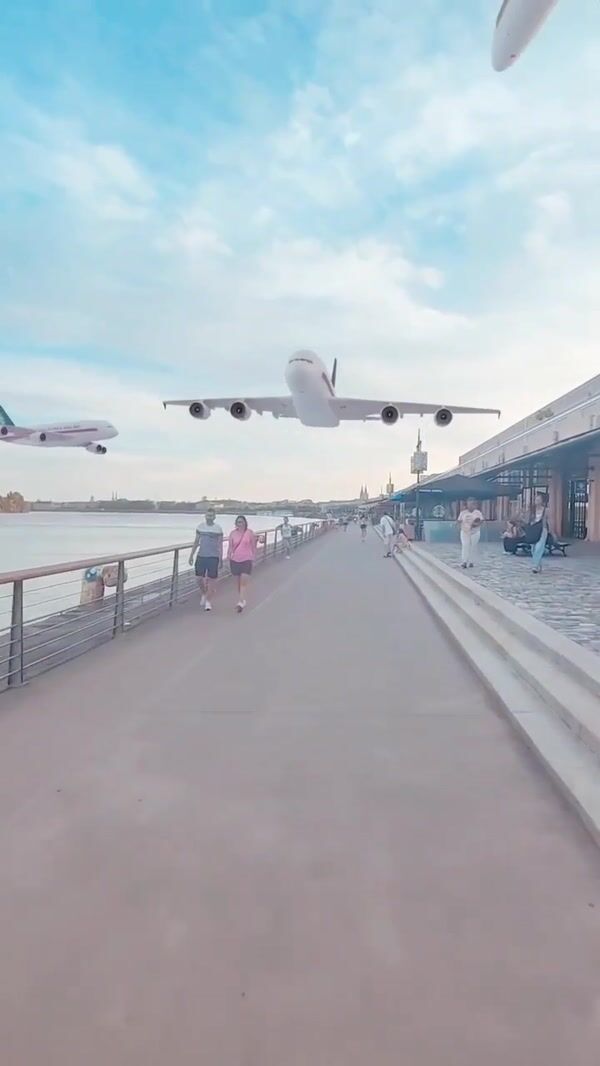 Quoifaireabordeaux Planes Fly Above the Promenade