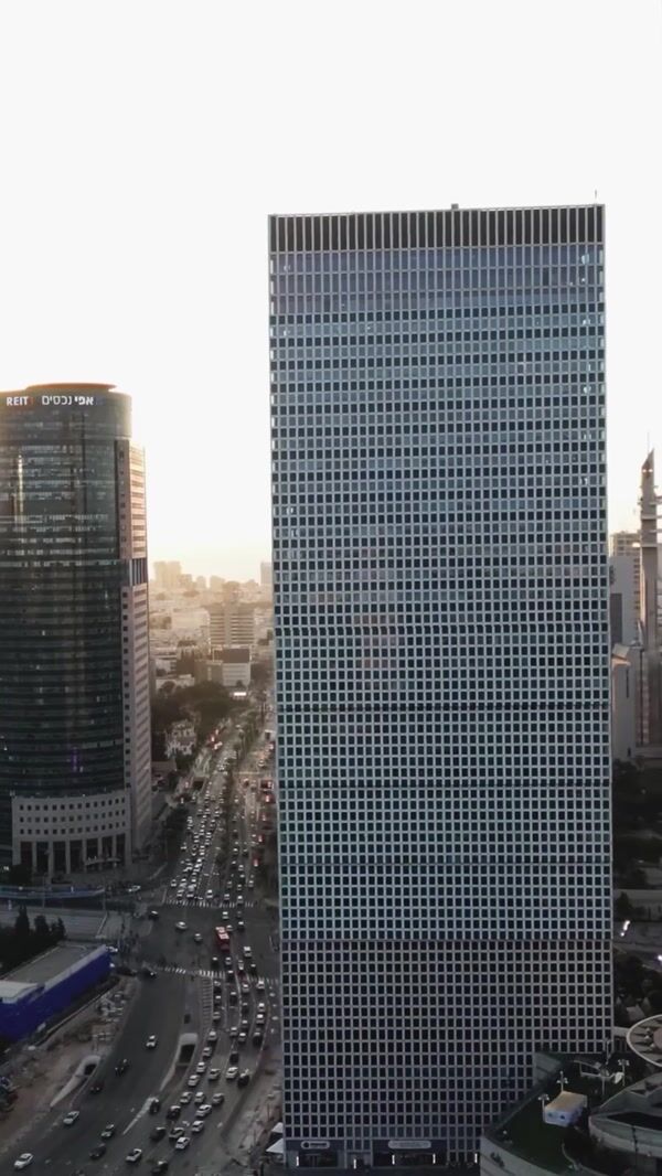 Mary Kay Giant Tablet Reveal At Azrieli Center