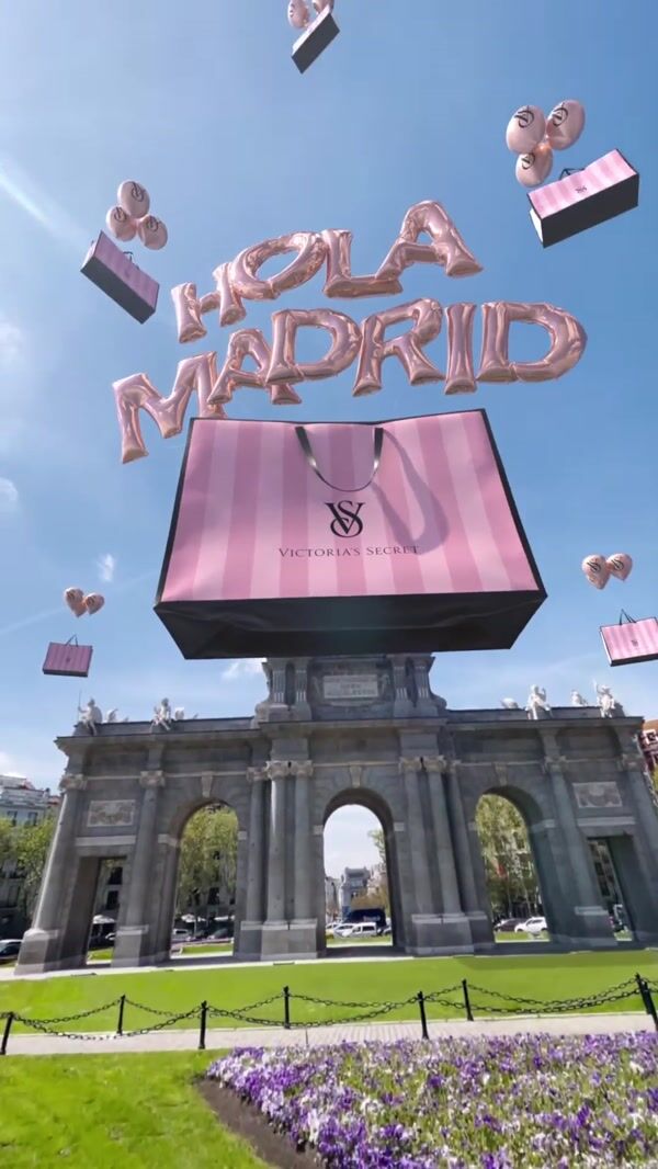 Victoria’s Secret Shopping Bag Landing at Landmark