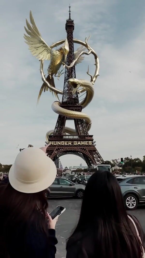 Metropolitan Films Hunger Games Symbols on Eiffel Tower